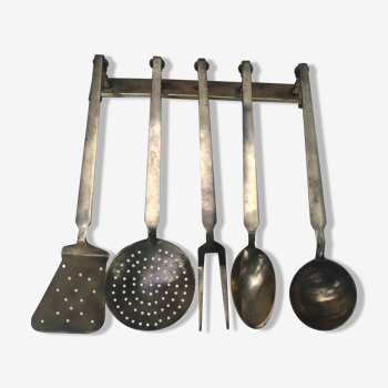 Kitchen utensils and its arch