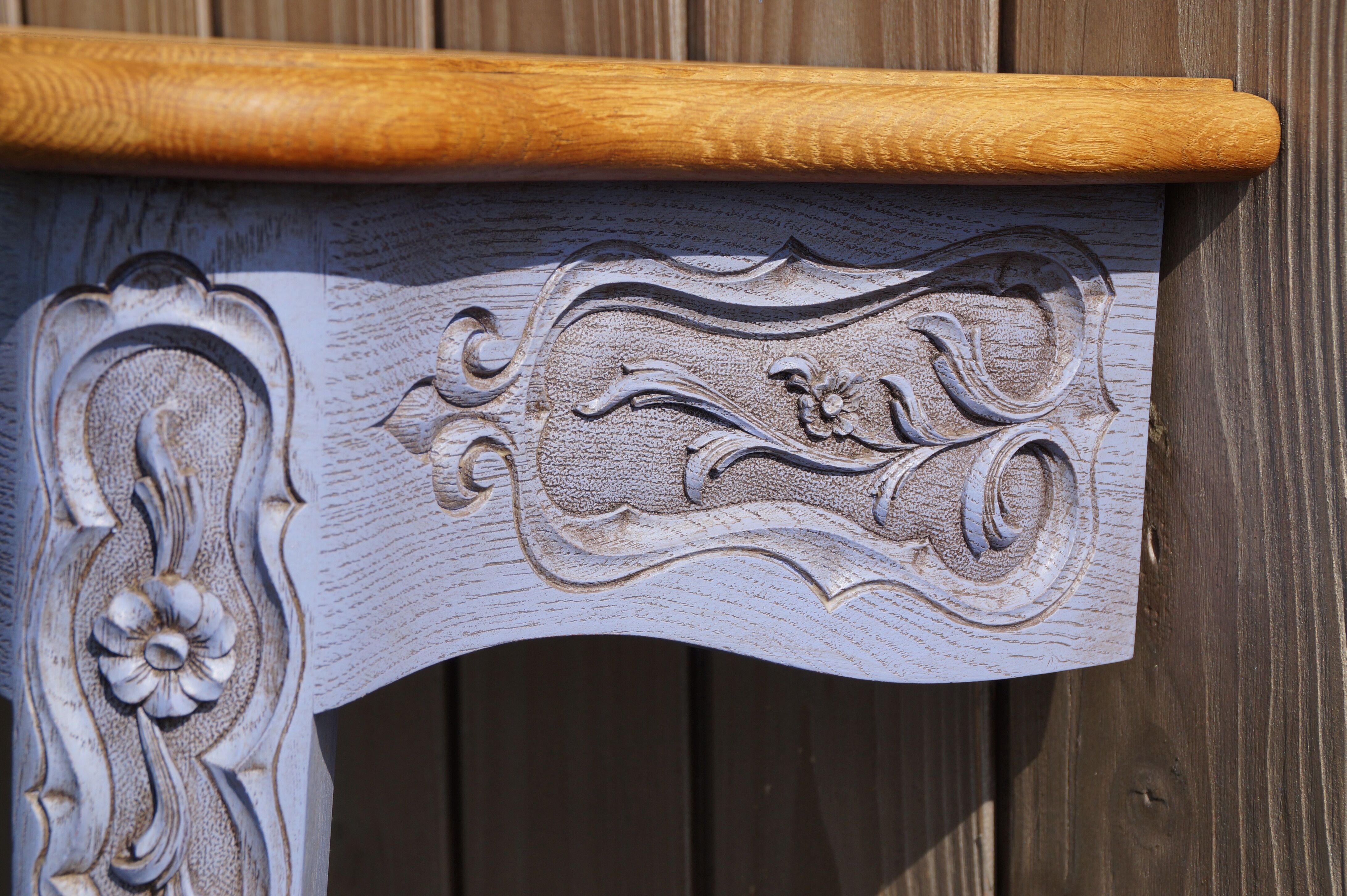 wall of style Louis XV console