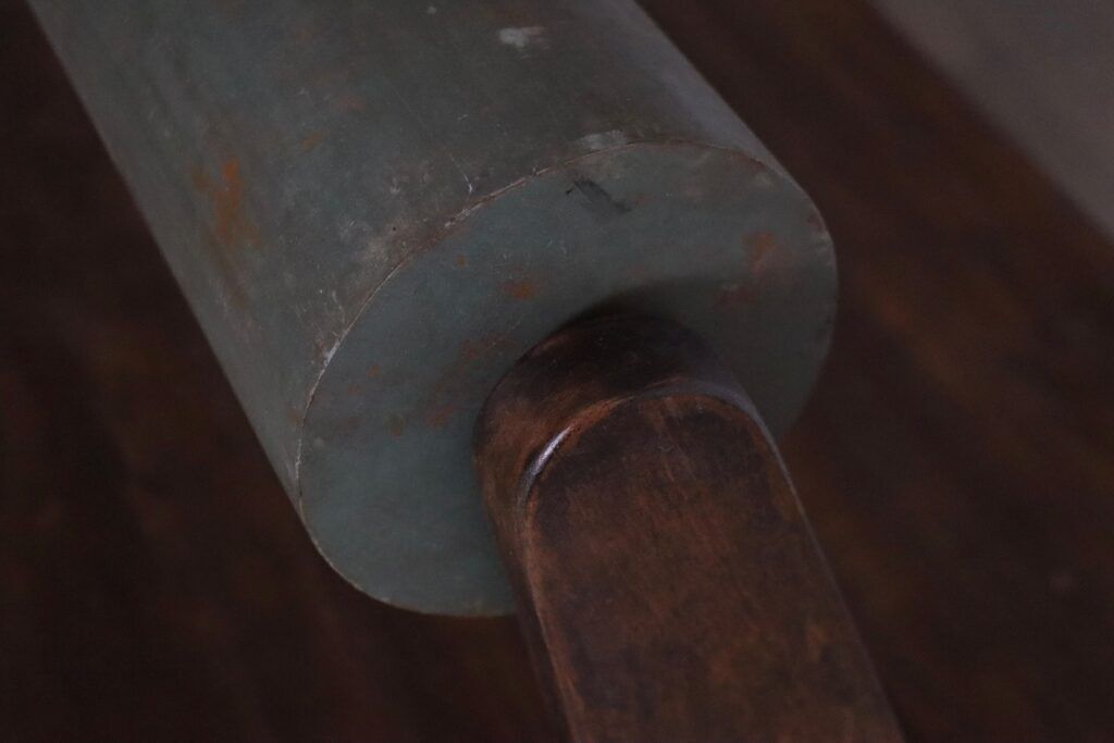 Bureau Pierre Jeanneret avec lampe intégrée, Chandigarh, années 1950