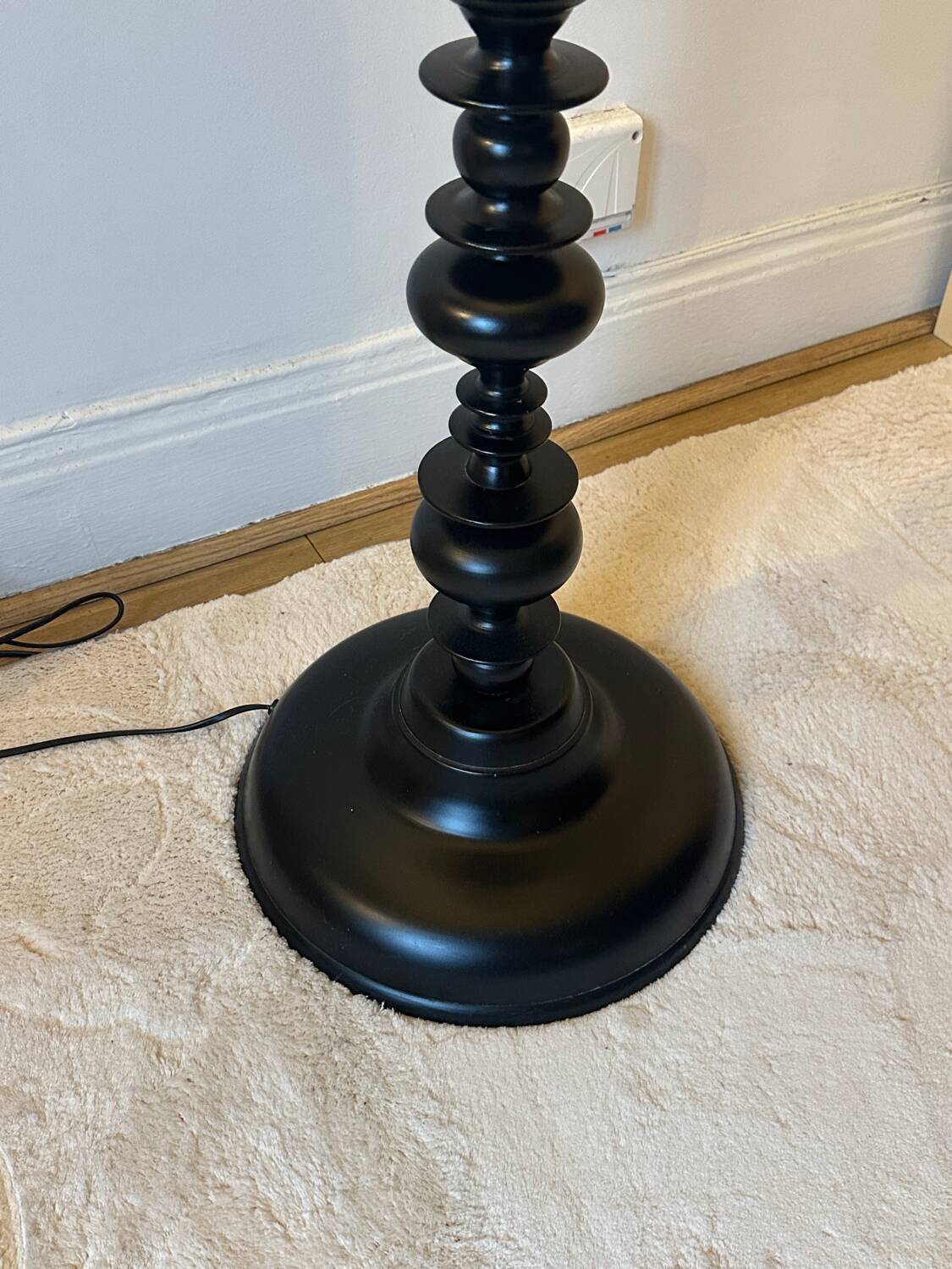 Free-form floor lamp
