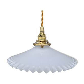 Toothed opaline suspension