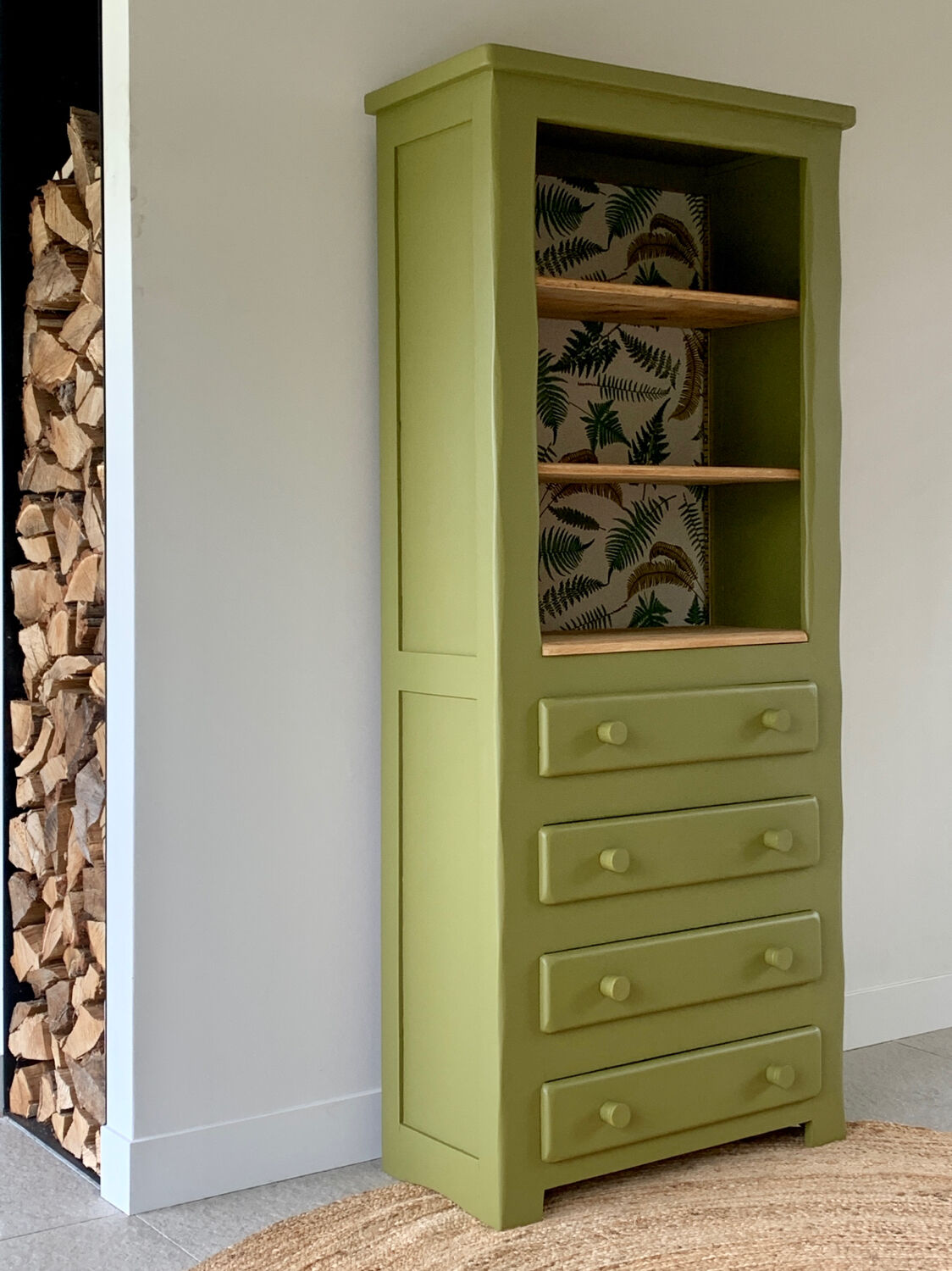 Meuble de rangement vintage en bois vert