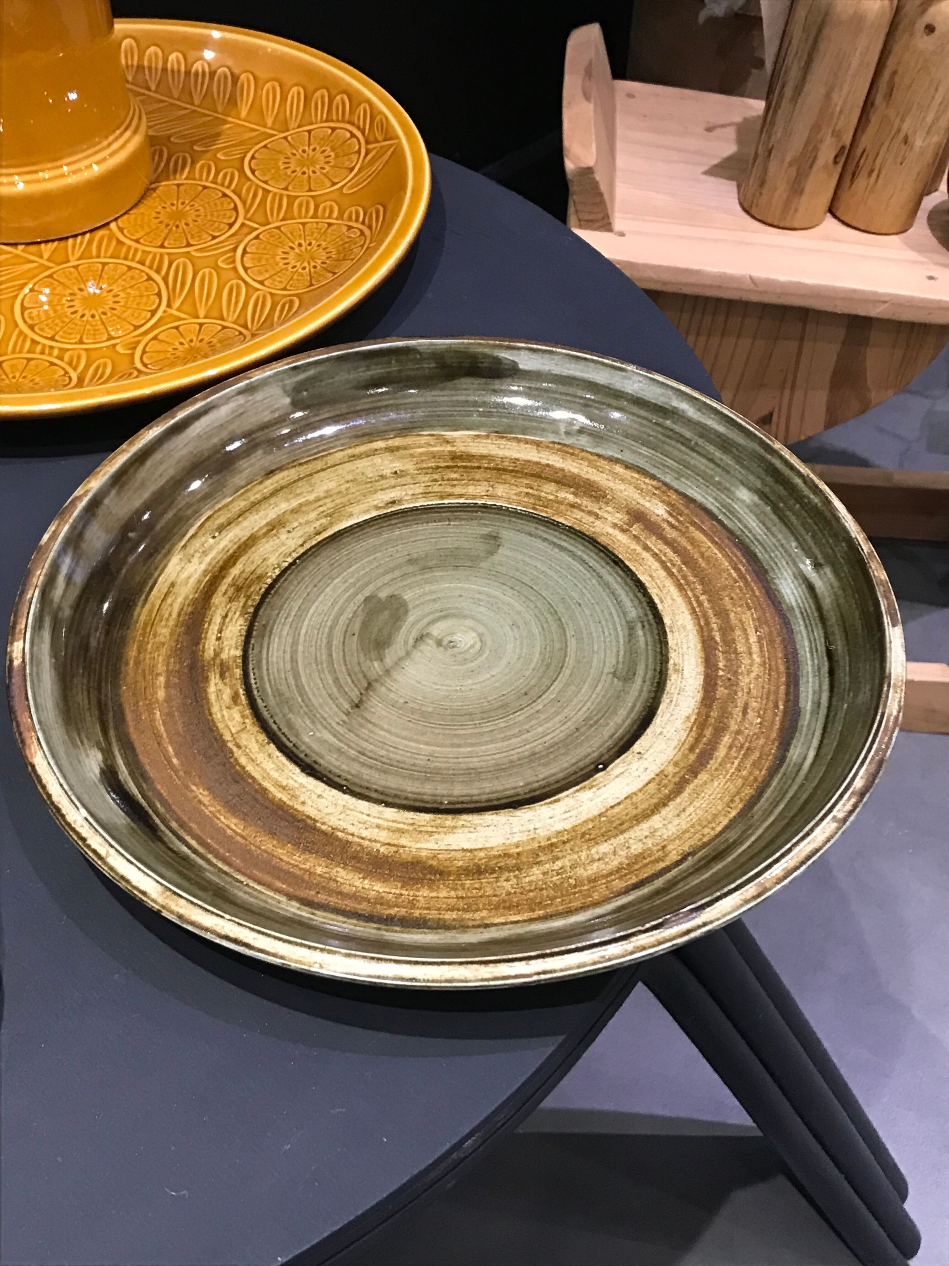 Plate presentation or flat glazed stoneware spiral pattern