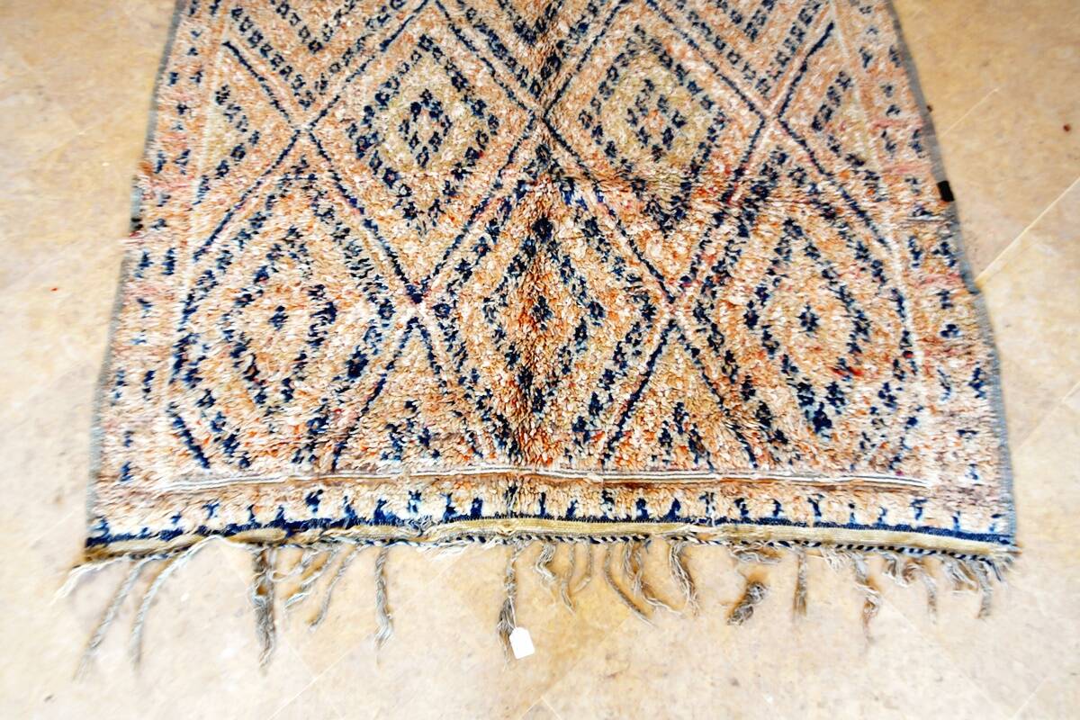 Moroccan Berber rug Beni Mguild Vintage 286 x 195 cm