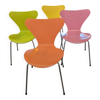 Set of 4 Fritz Hansen Series 7 chairs