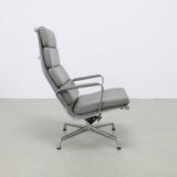 Soft Pad Chair EA 222 – Lounge by Charles and Ray Eames for Vitra