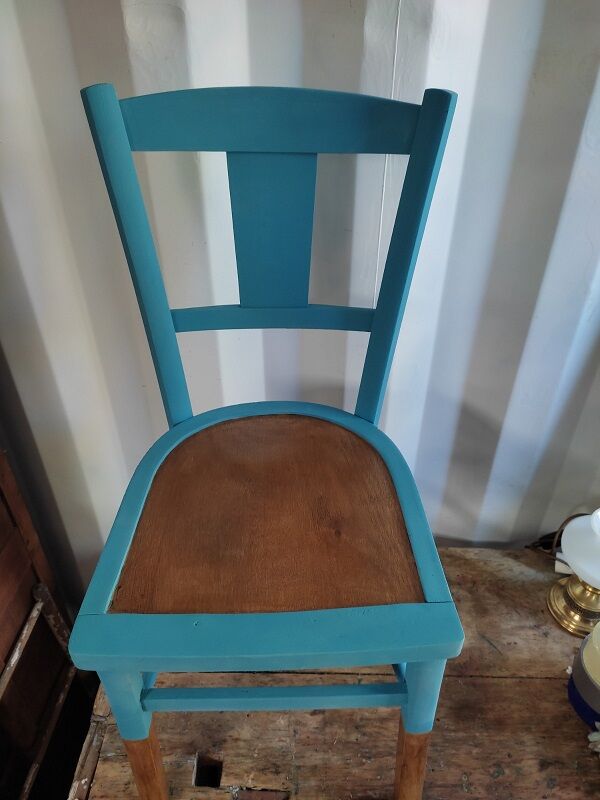 Chaise bistrot en bois ancienne relookée