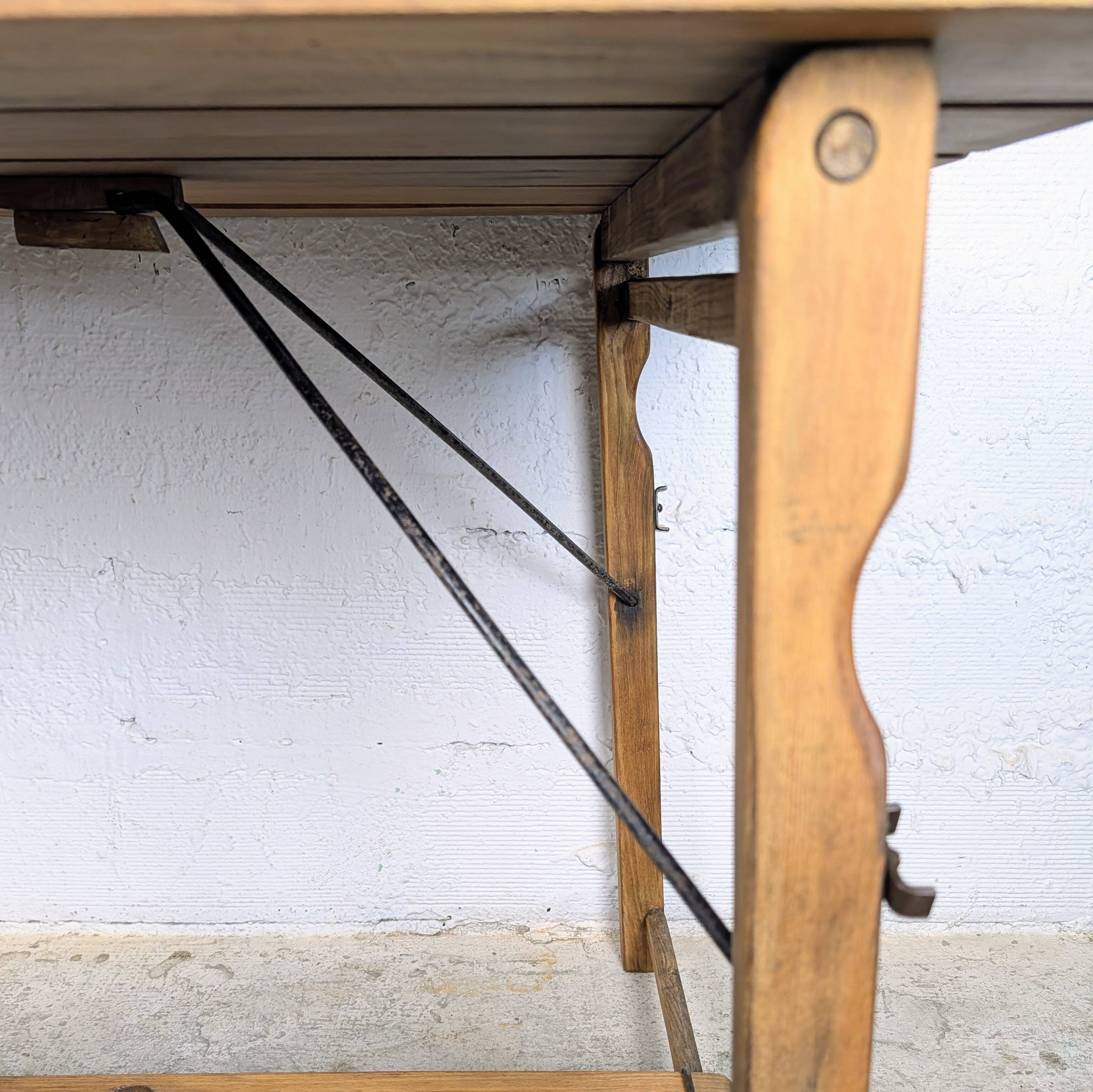 Portable garden table