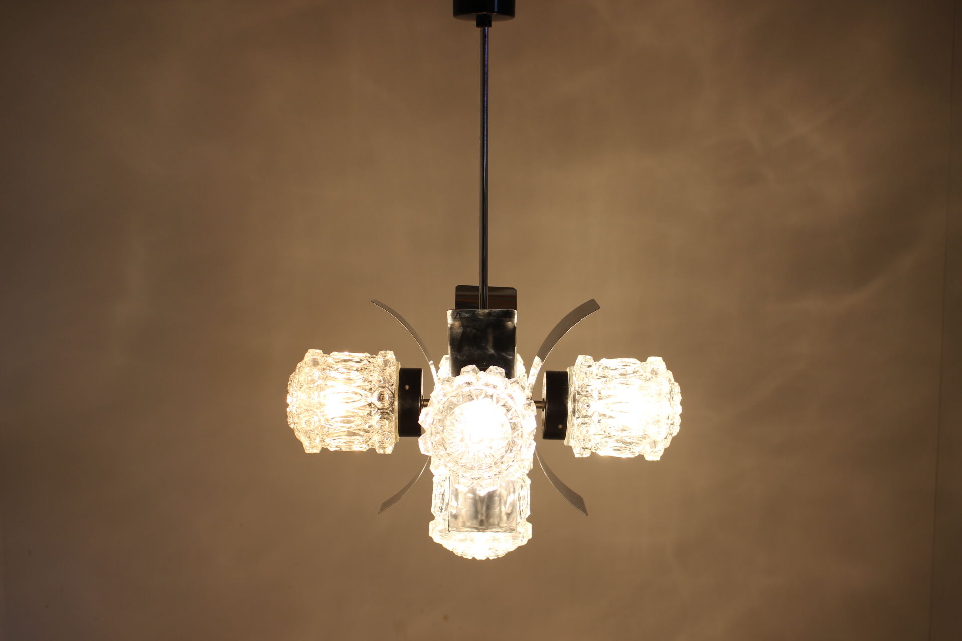 Lustre du milieu du siècle, Elektroinstala Děčín, 1970