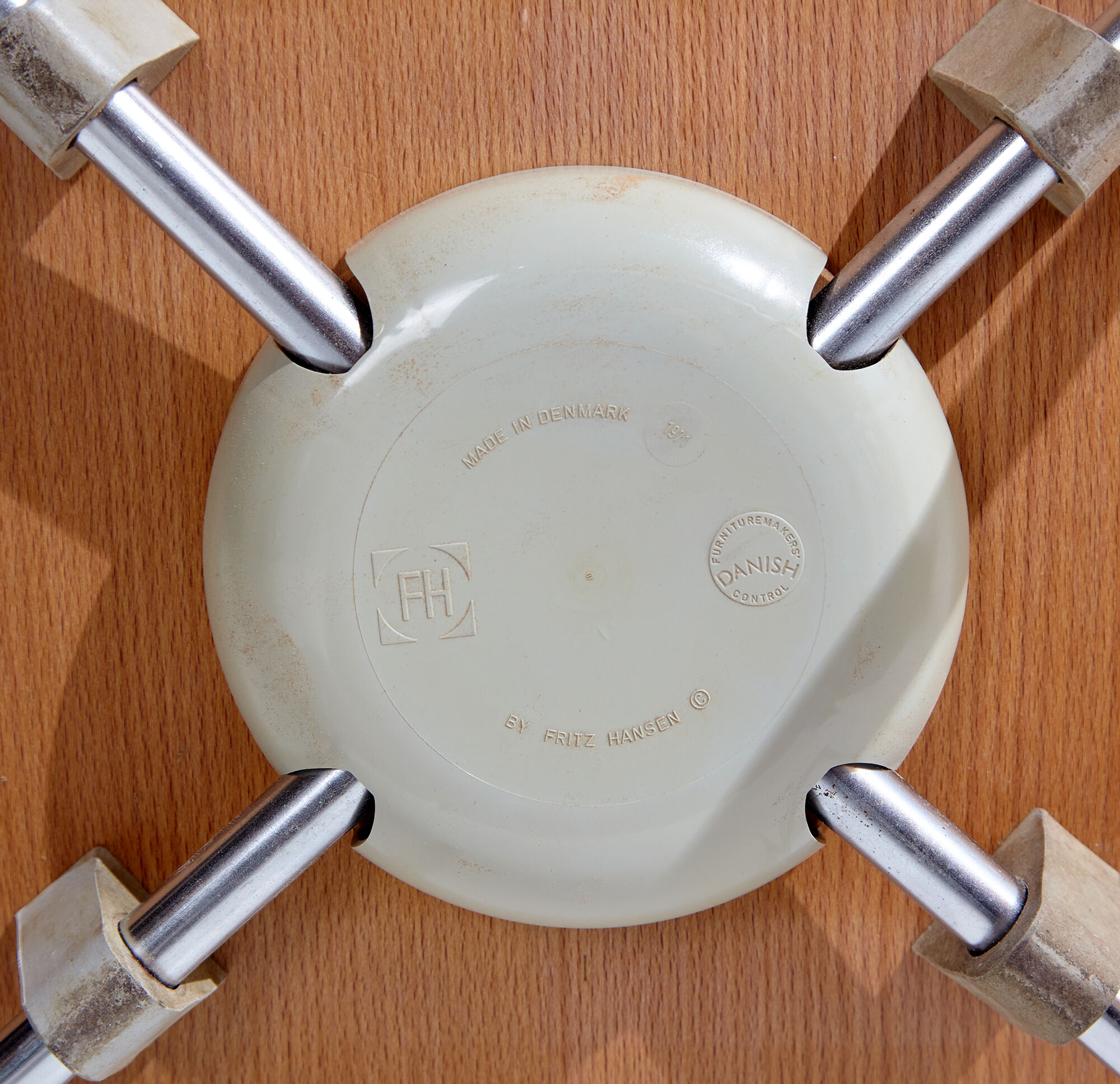 Grand Prix 3130 chair by Arne Jacobsen for Fritz Hansen