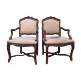 Paire de fauteuils de style Louis XV en noyer