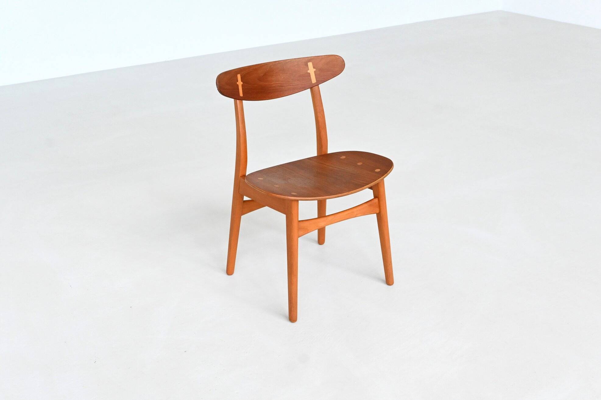 Chaises de salle à manger Hans Wegner Sawbuck CH30 Carl Hansen & Son Danemark 1952