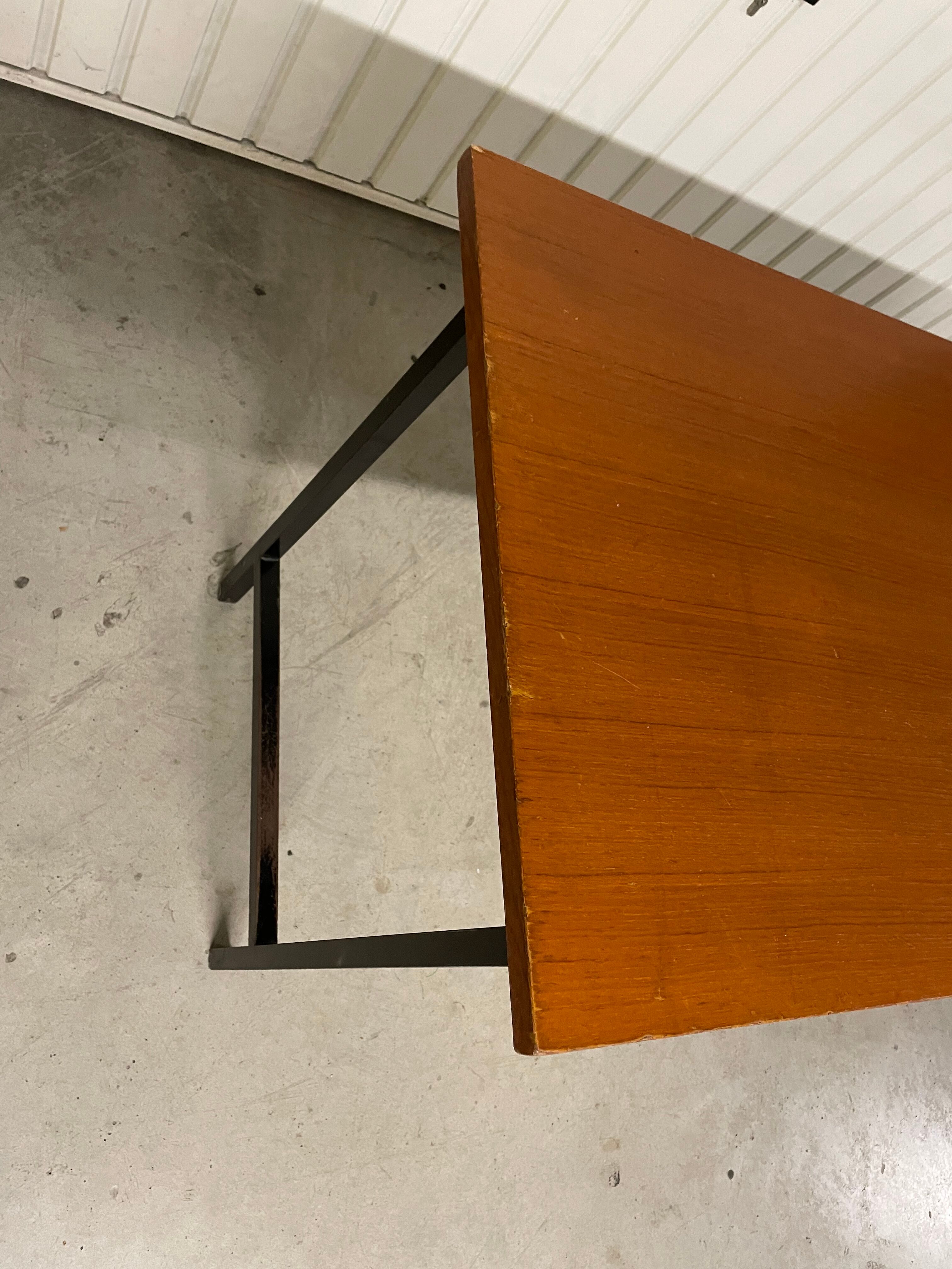 Bureau des années 60