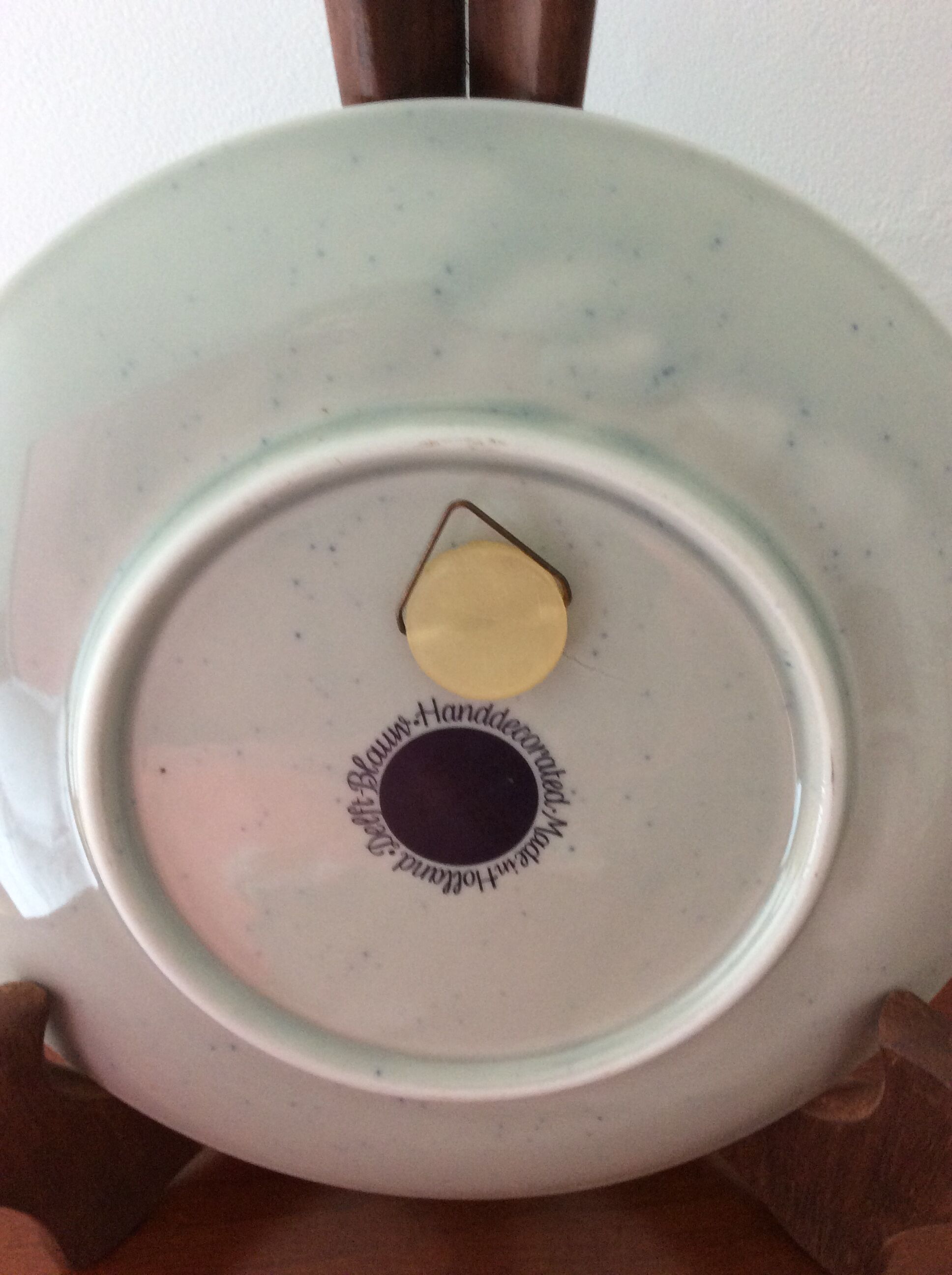 Decorative plate Delft blue decorated by hand - vintage