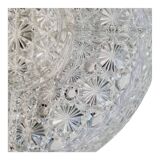 Round plate with crystal compartments