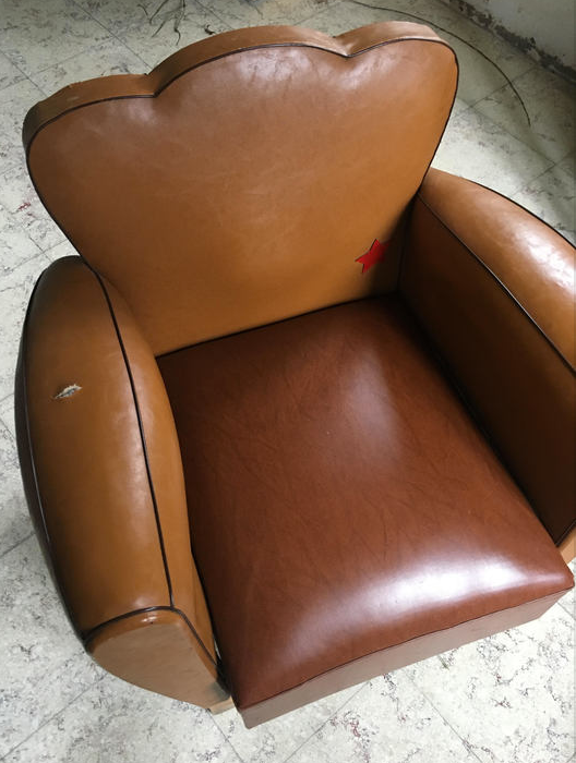 Fauteuil club moustache années 40