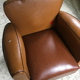 Fauteuil club moustache années 40