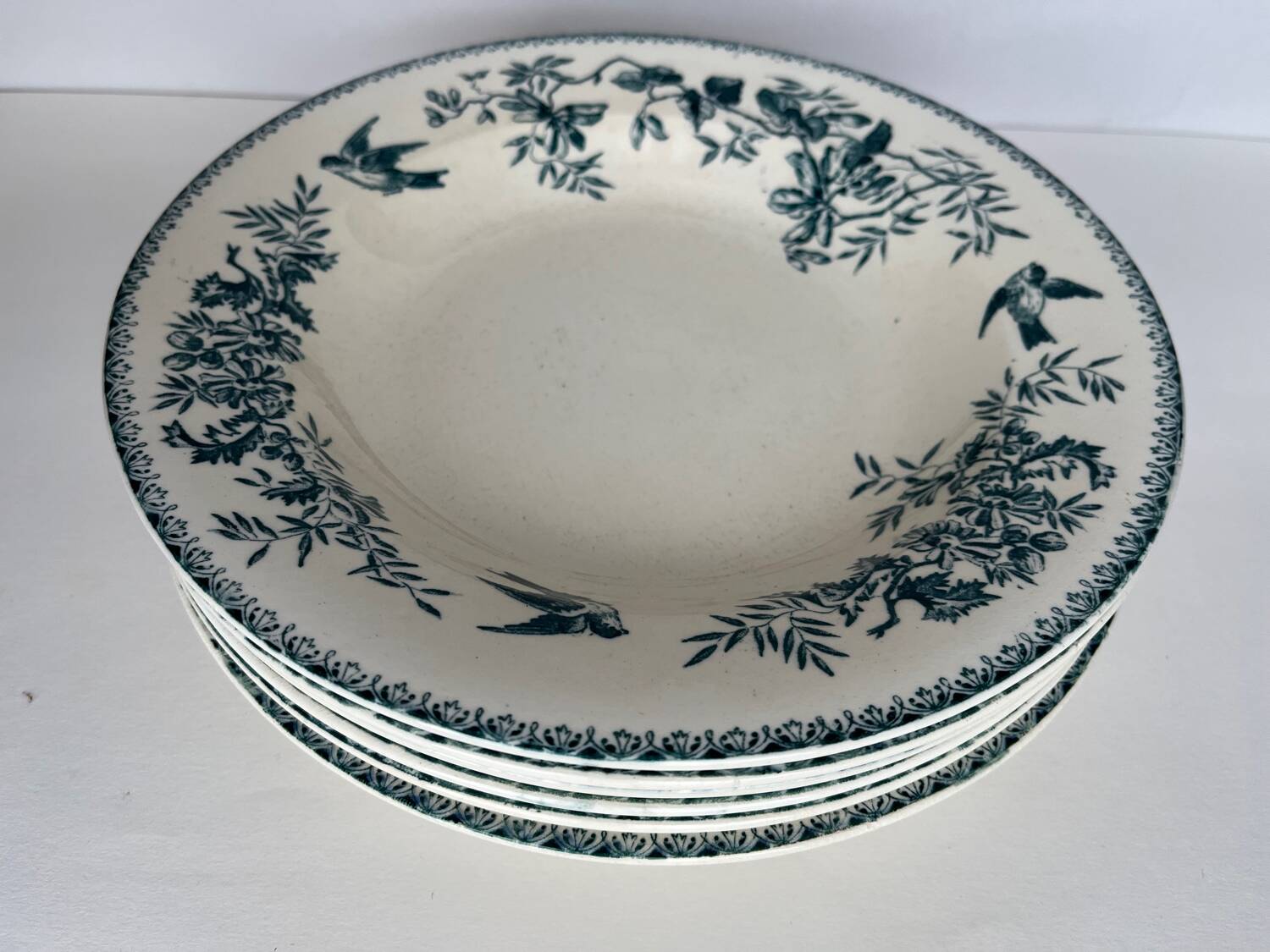 6 assiettes en terre de fer La Samaritaine