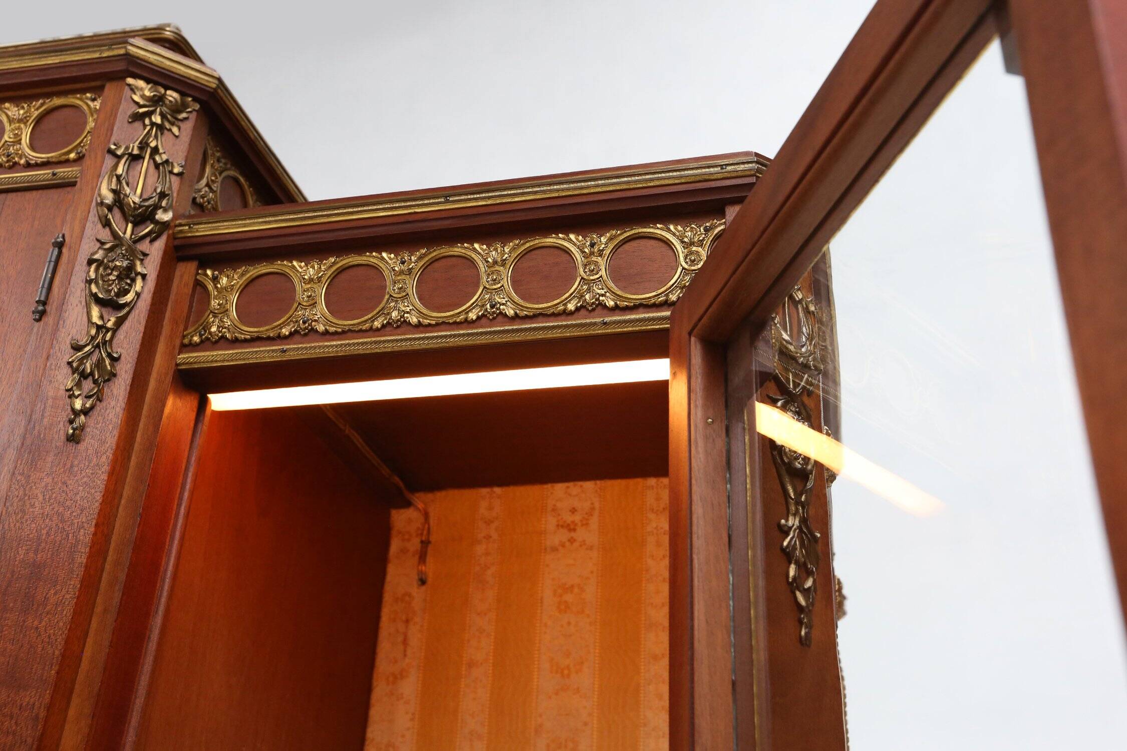 Louis Xvi Display Cabinet in Marquetry with Light, France, 1850s