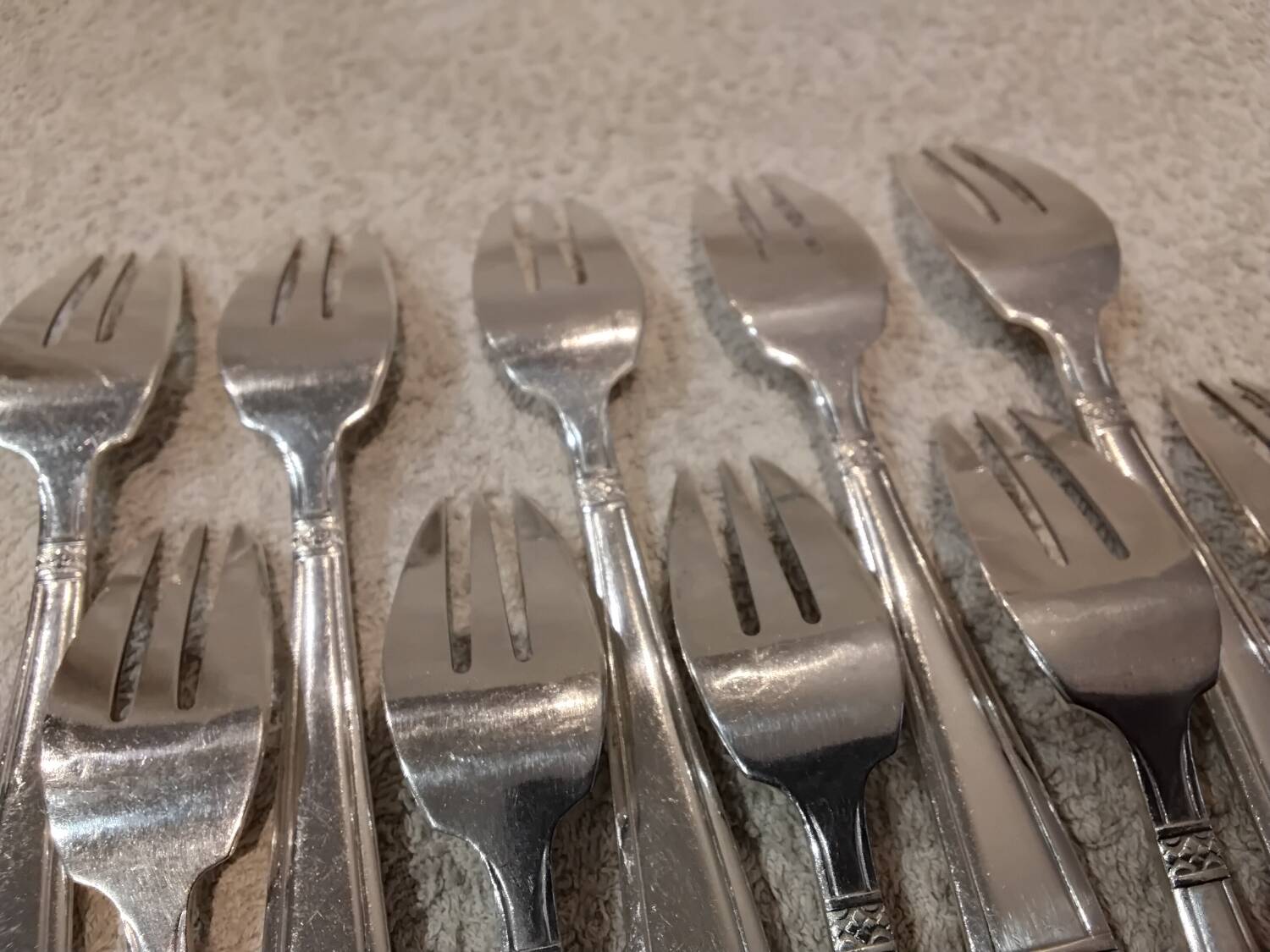 10 silver-plated metal cake forks from the Monaco Grand Prix