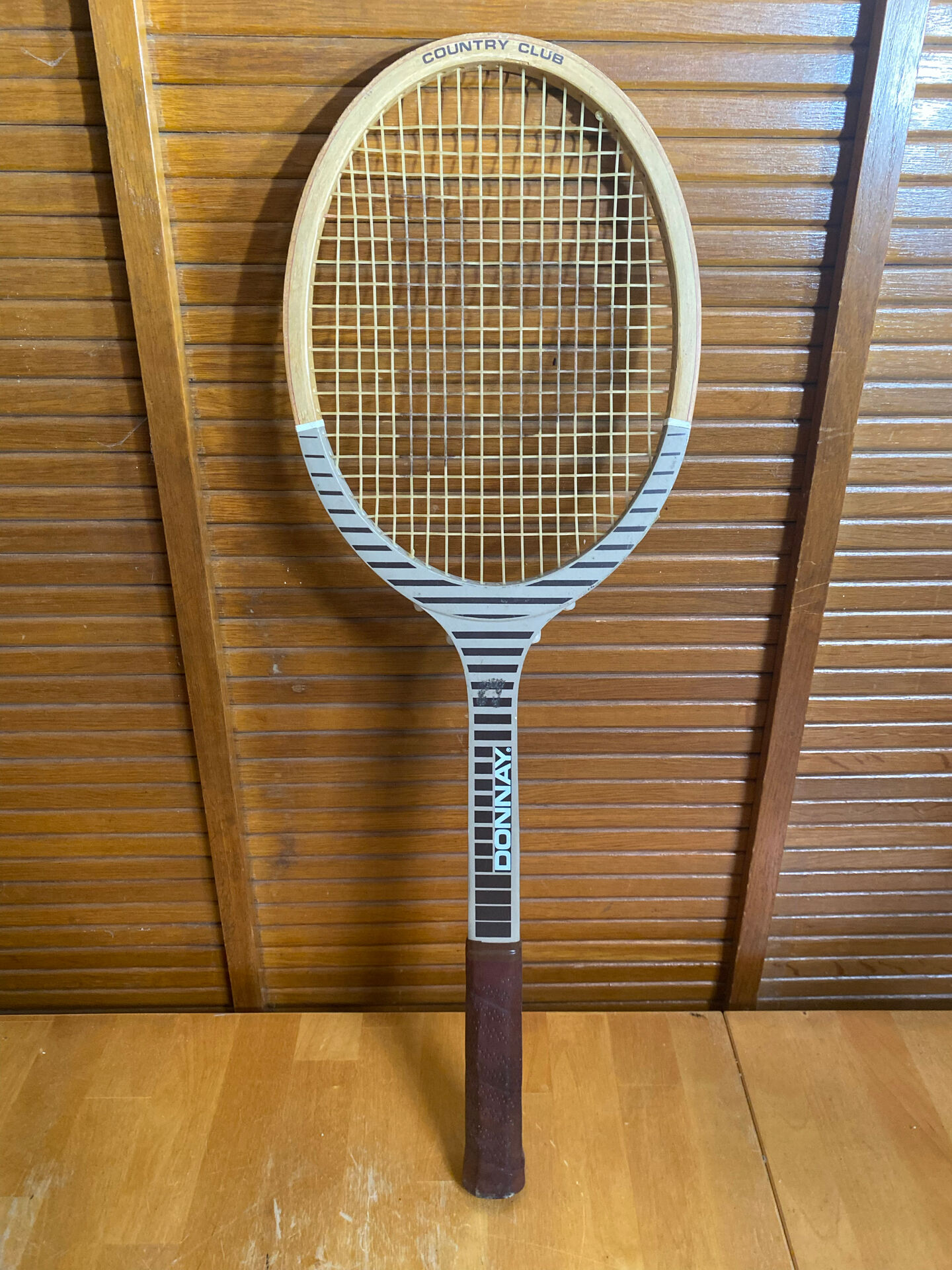 Vintage DONNAY Country Club Wooden Tennis Racket #E192