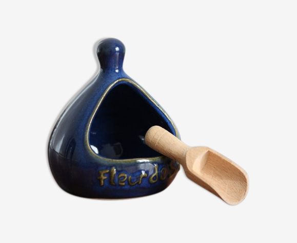 Main à fleur de sel