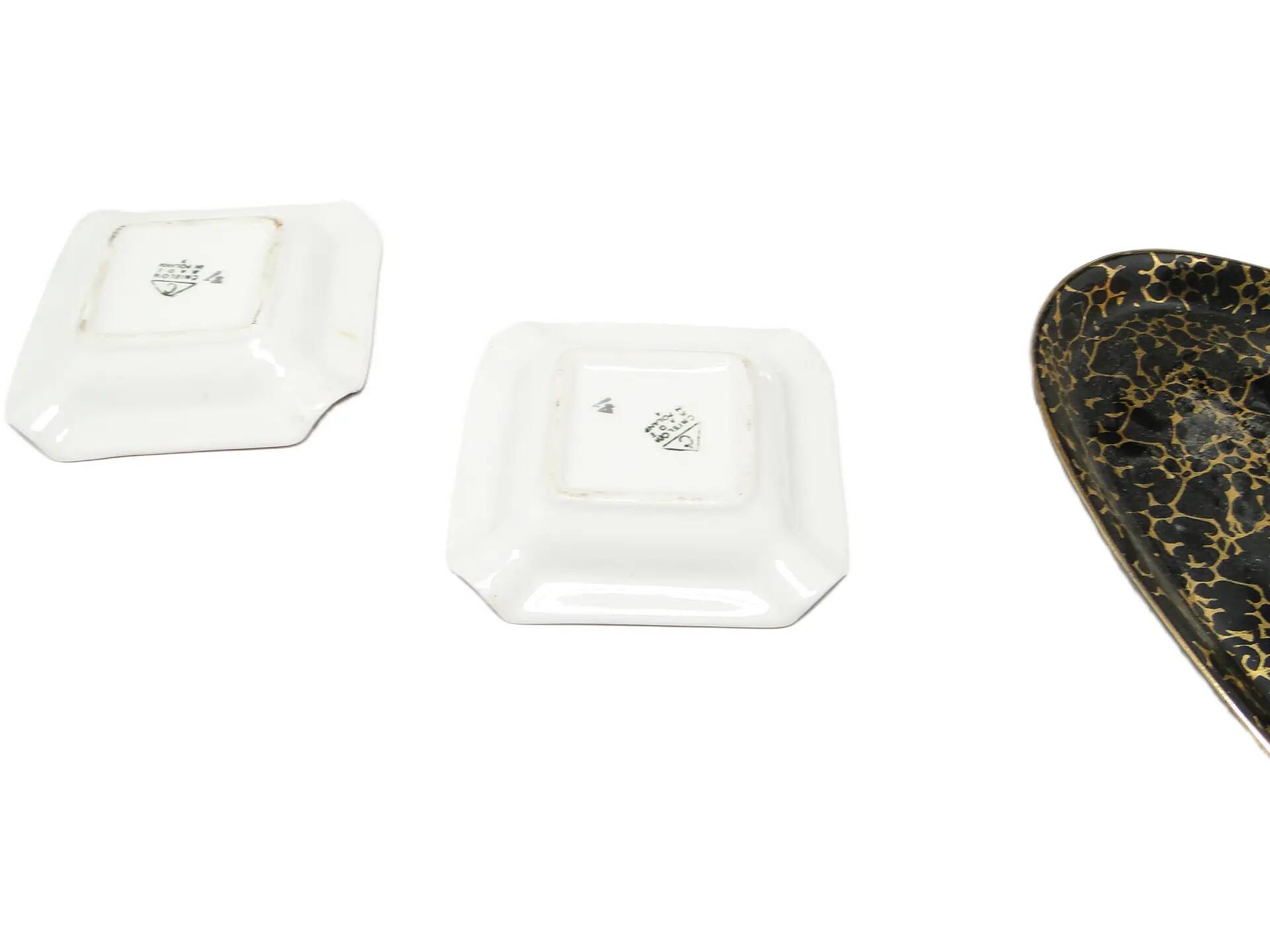 Set of three bridge ashtrays, mid-century modern, porcelain, Ćmielów, Poland, 1960s.