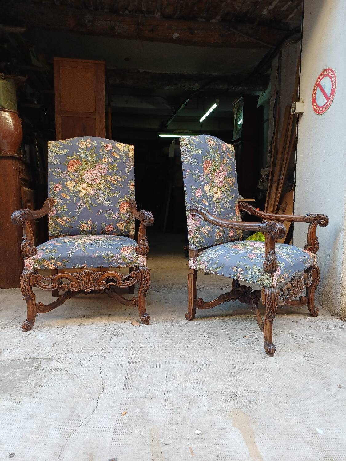 Pair of large antique Baroque style armchairs, in perfect condition.
