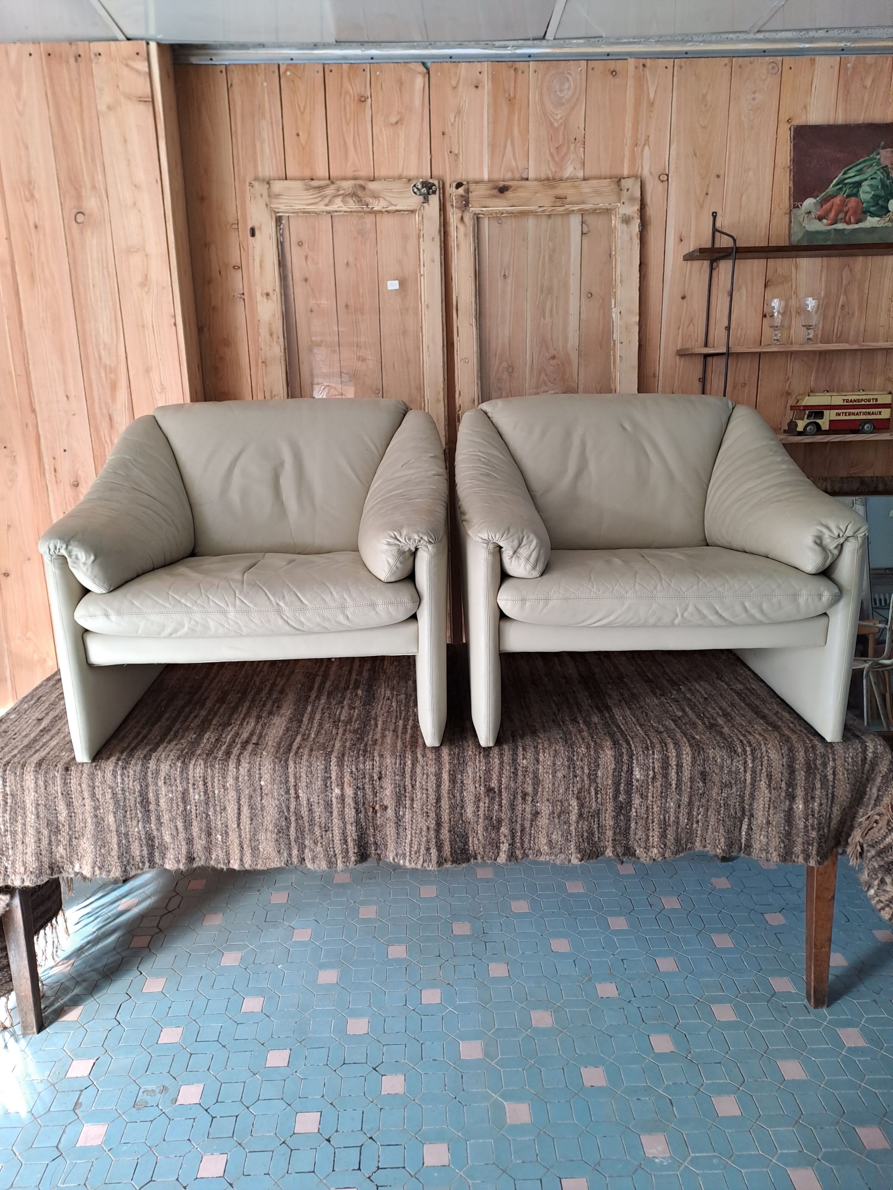 Pair of Leolux design armchairs