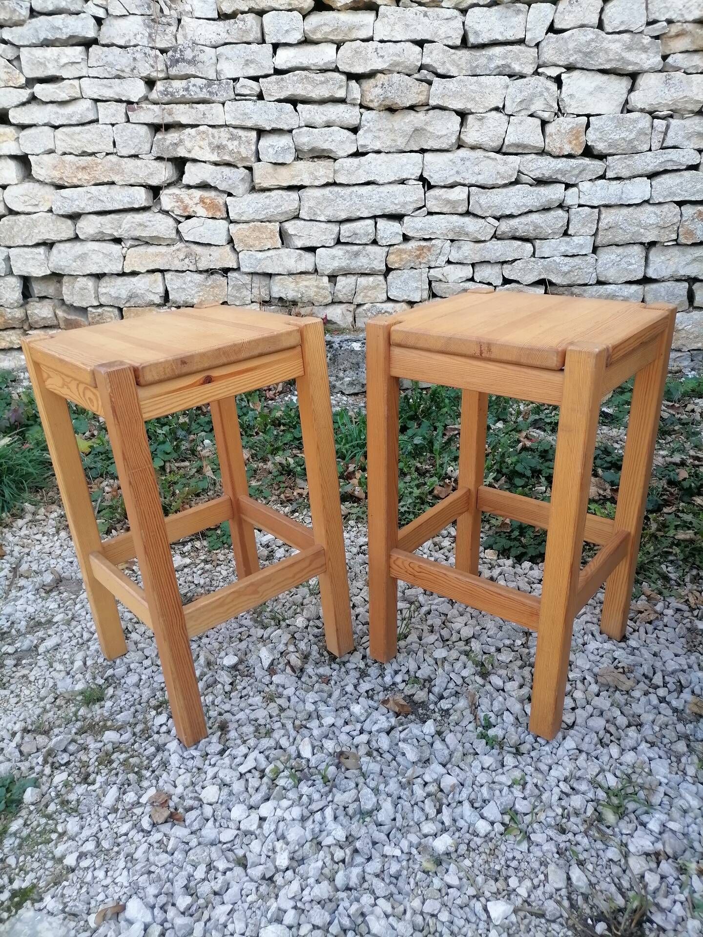 Pair of stools. Vintage