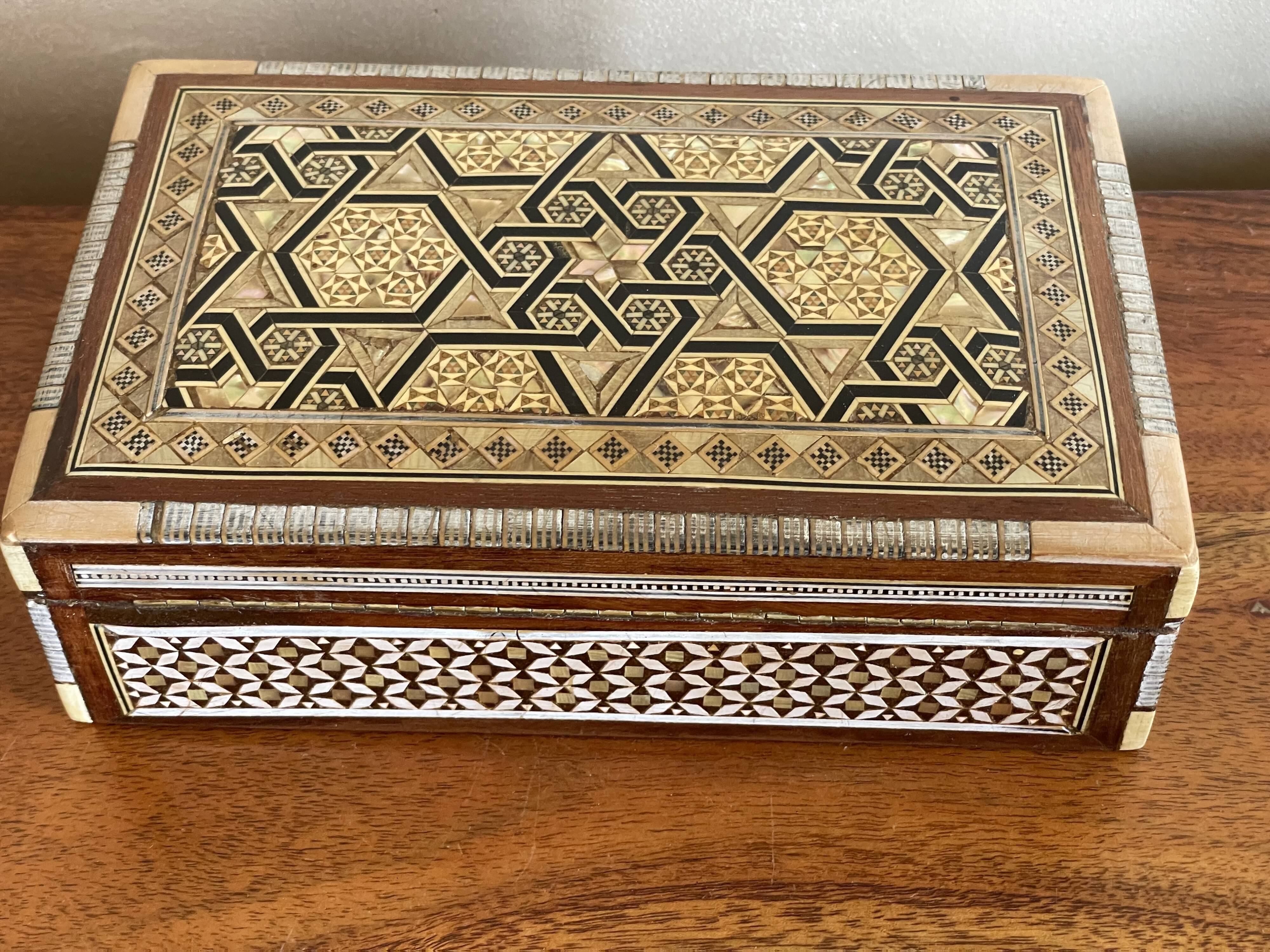 Wood and mother-of-pearl box