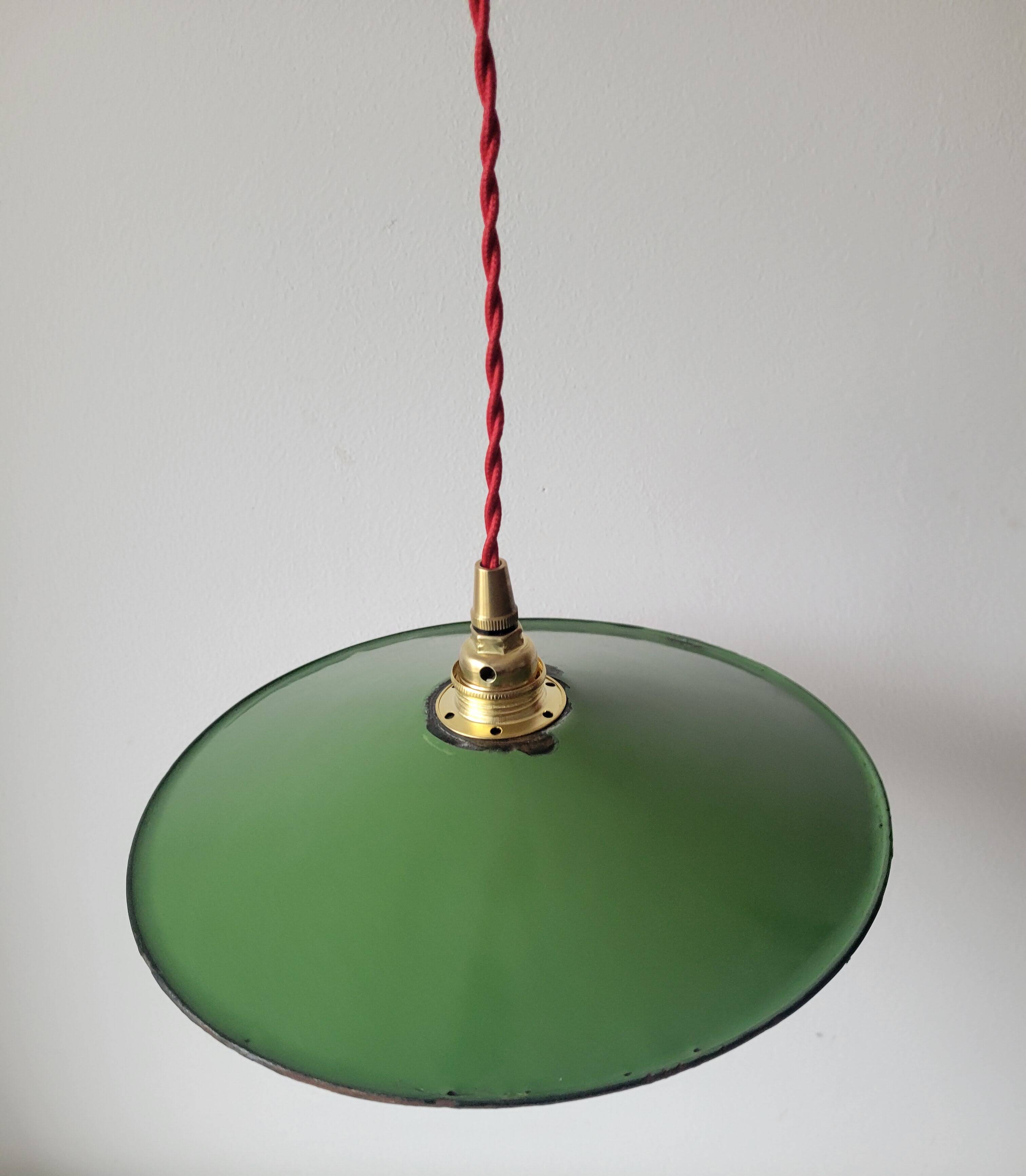 Workshop suspension in enamelled sheet metal