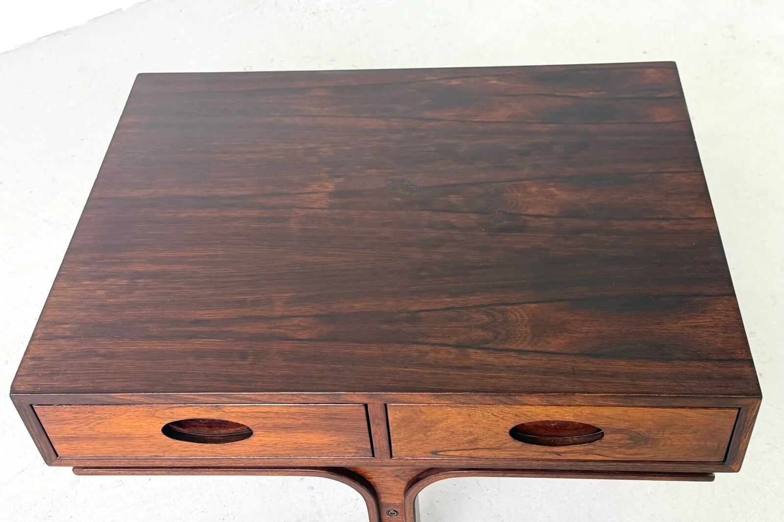 Table basse modèle 554 par Gianfranco Frattini pour Bernini – 1960s