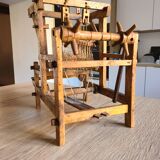 Table loom, old, made of wood.