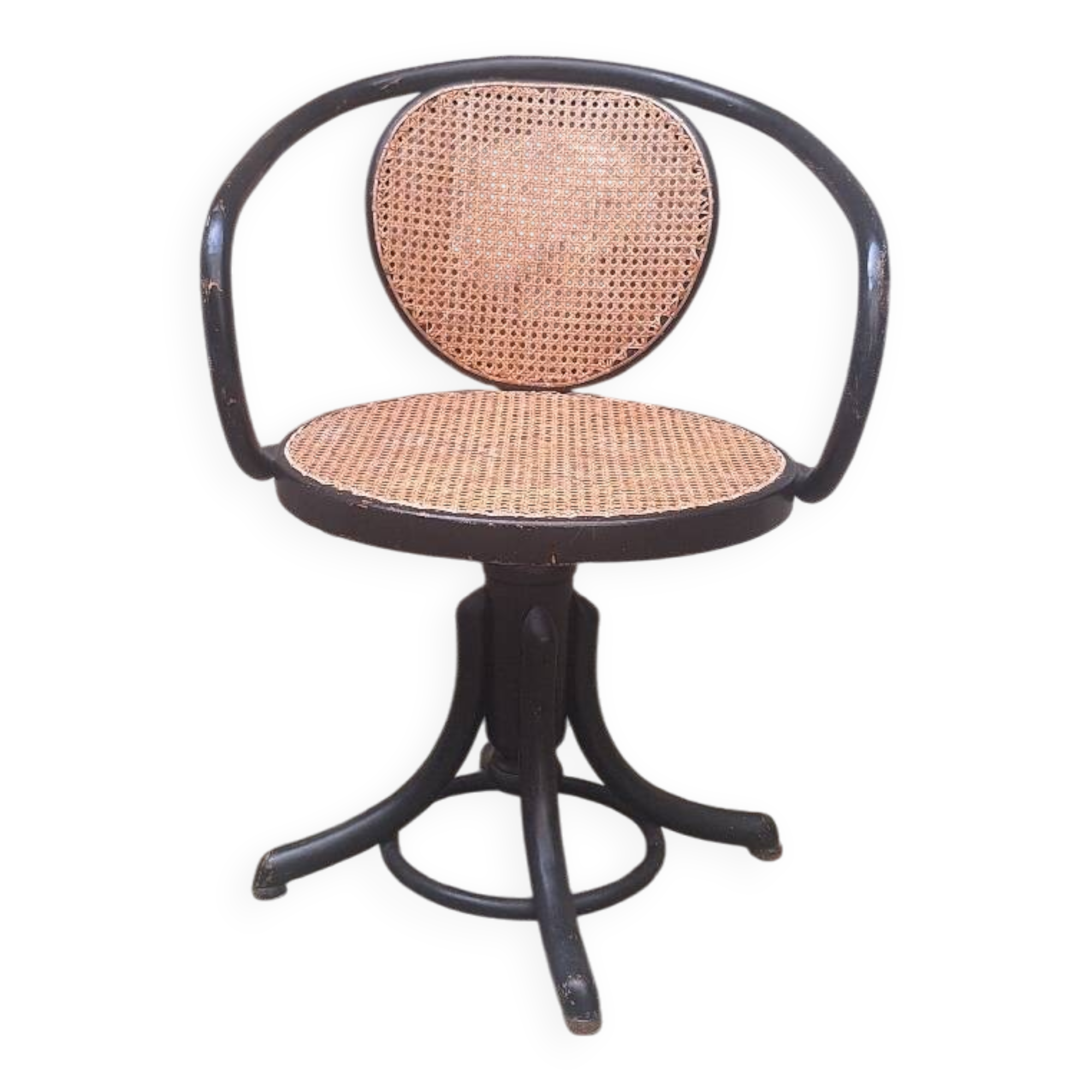 Thonet 5501 curved wooden armchair