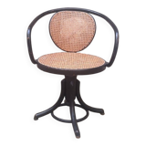 Thonet 5501 curved wooden armchair