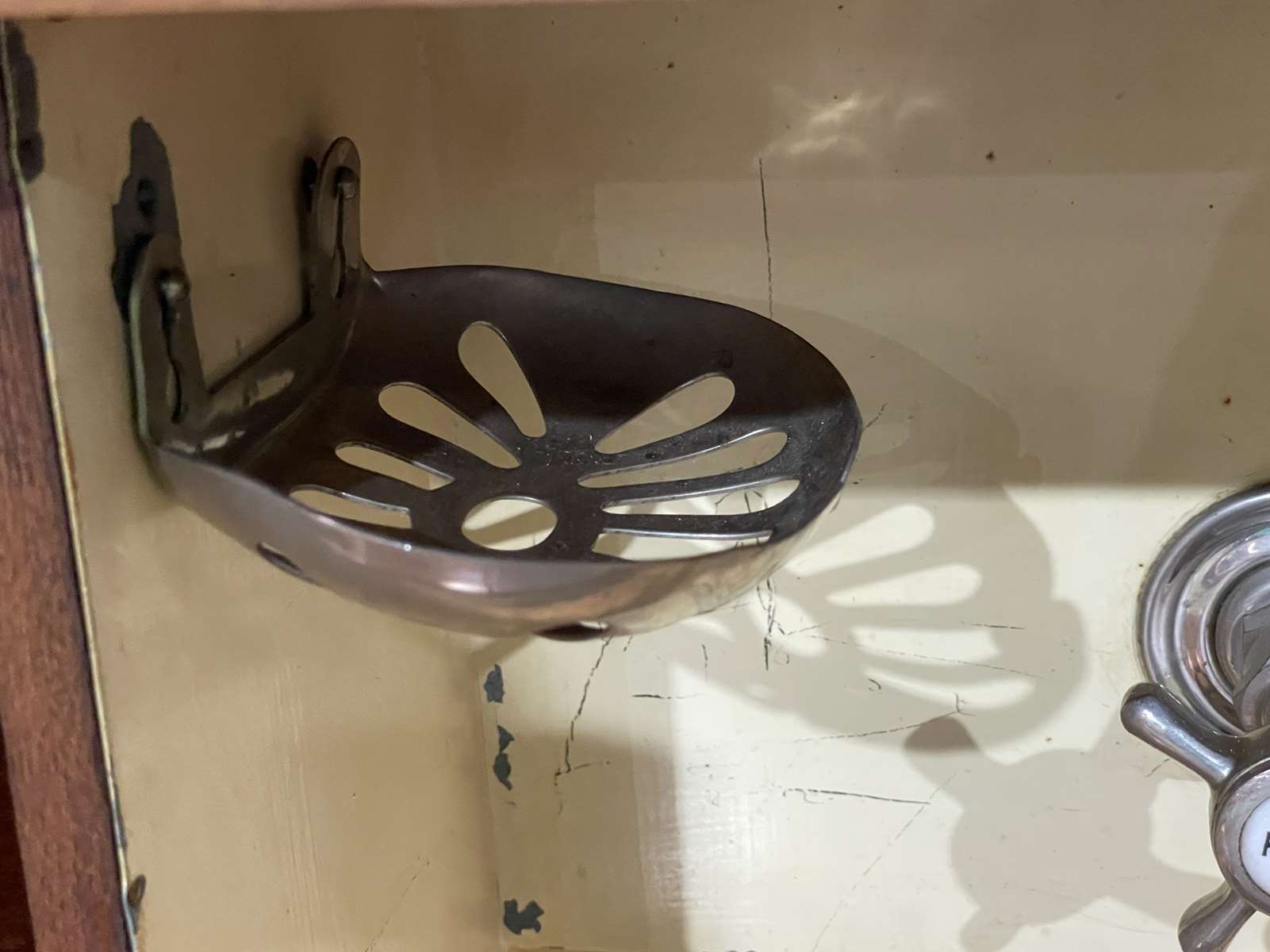 Mahogany wardrobe from the 1930s