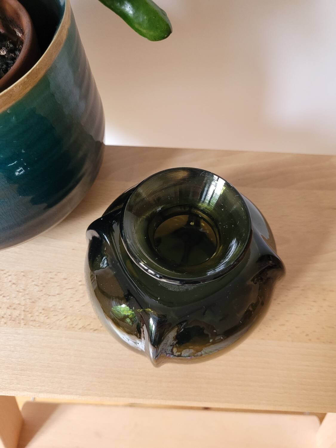 Round smoked glass vase