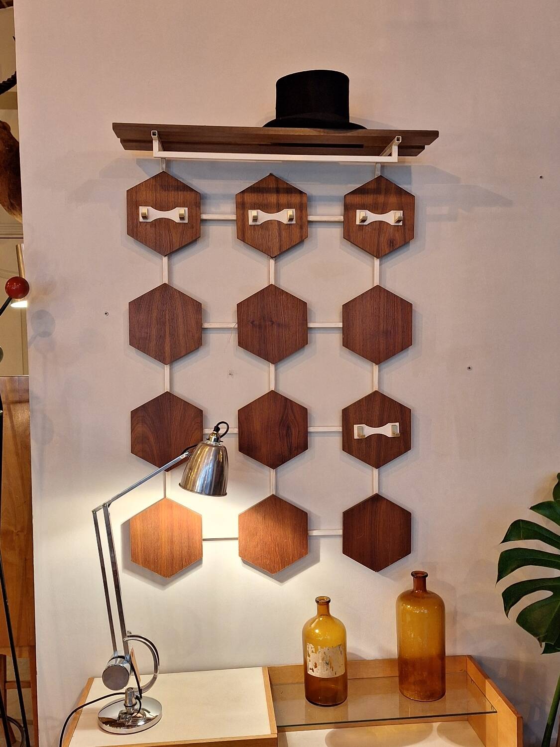 Diamond coat rack design 70