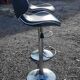 Paire de tabourets de bar vintage chrome et skai