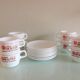 Suite de huit tasses à chocolat Van Houten en Arcopal / vintage années 70