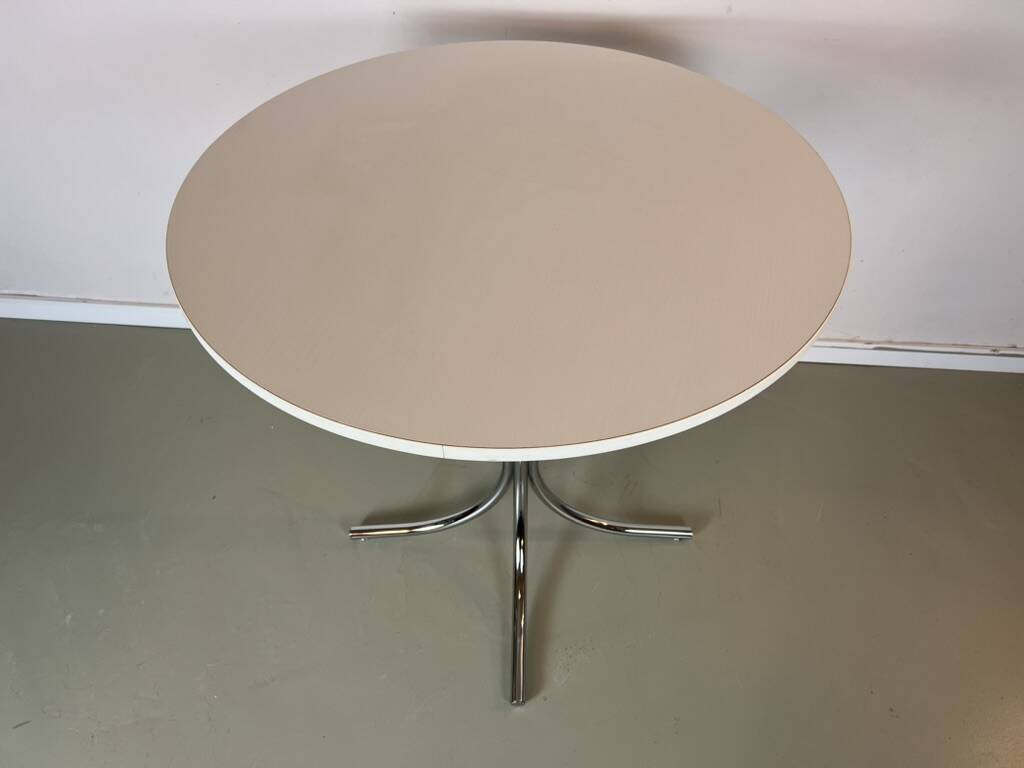 Vintage round white chrome dining table from the 70s.
