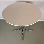 Vintage round white chrome dining table from the 70s.