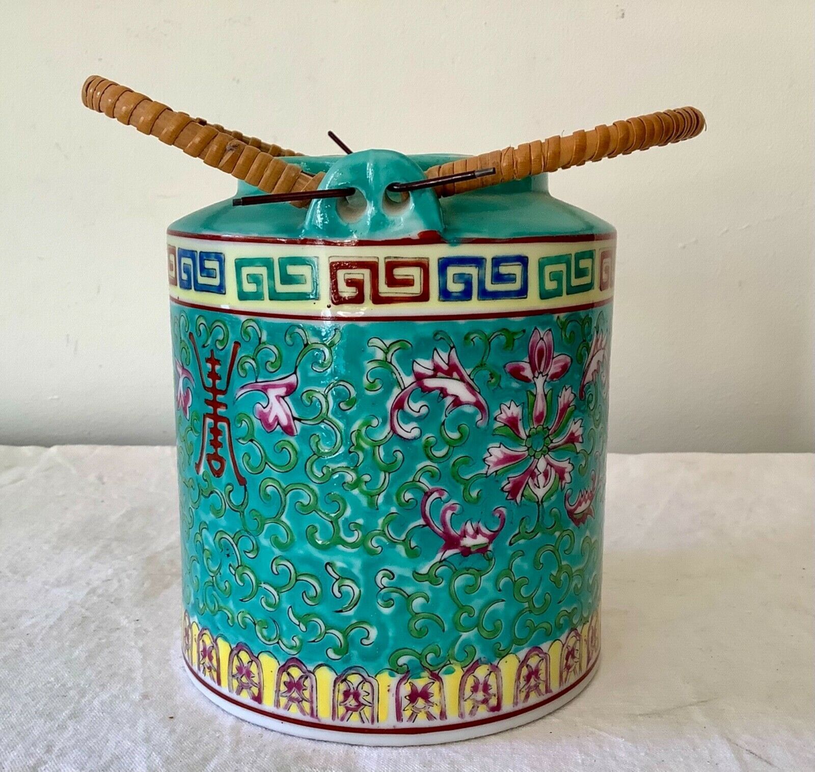 Porcelain teapot enamelled decorations made in Japan