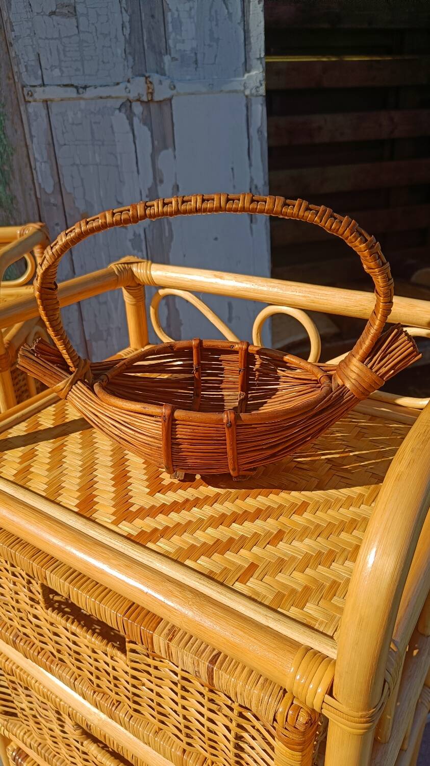 Vintage rattan fruit basket – bohemian antique basket from the 1960s