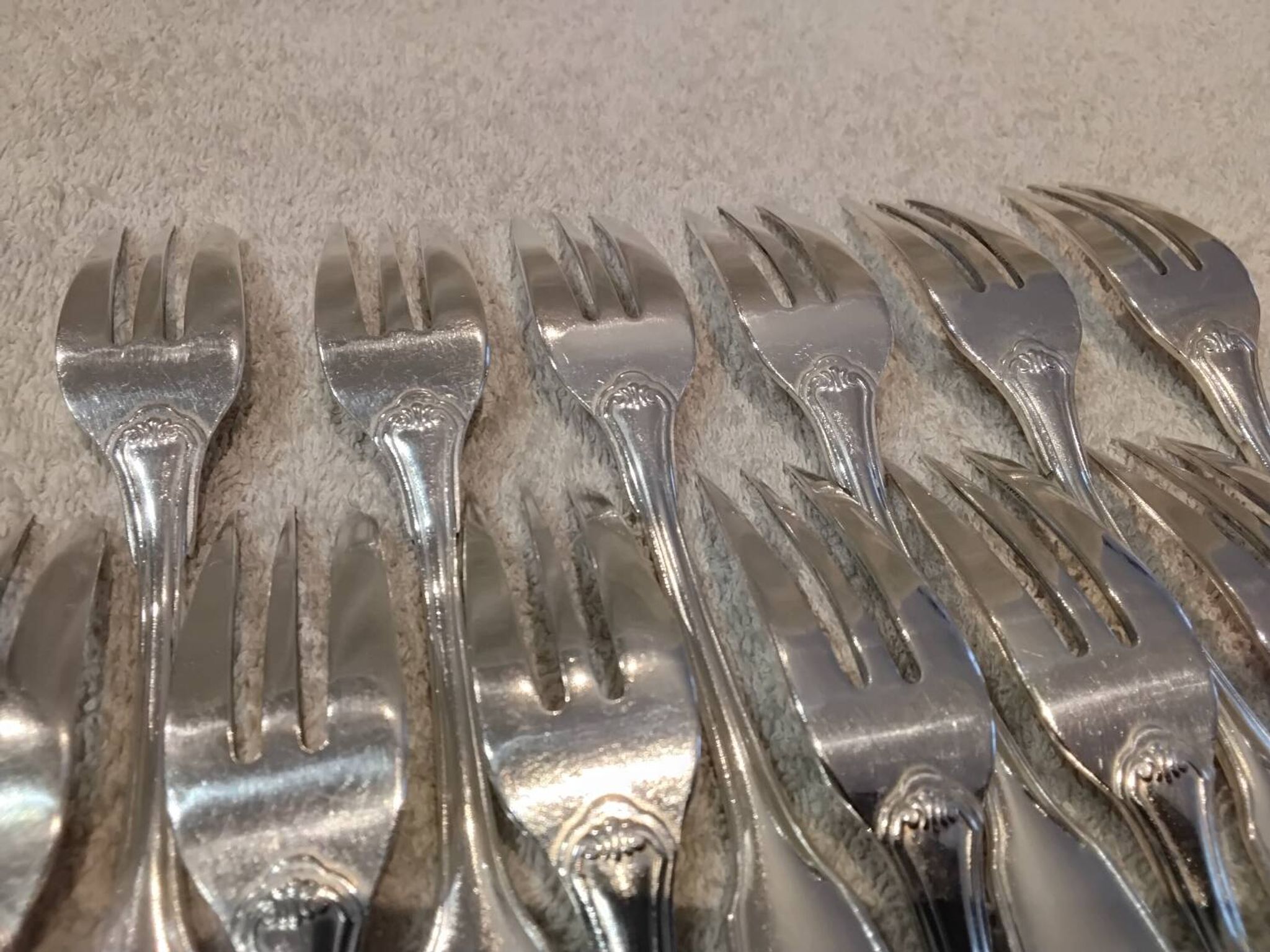 12 silver-plated metal cake forks by Christofle Vendôme 15.2