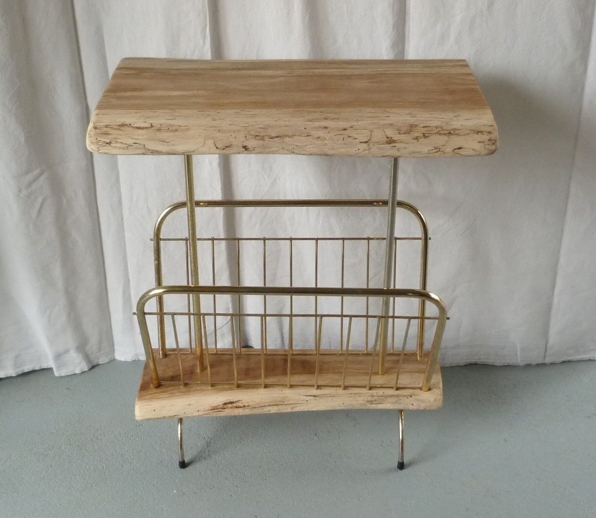 Magazine holder