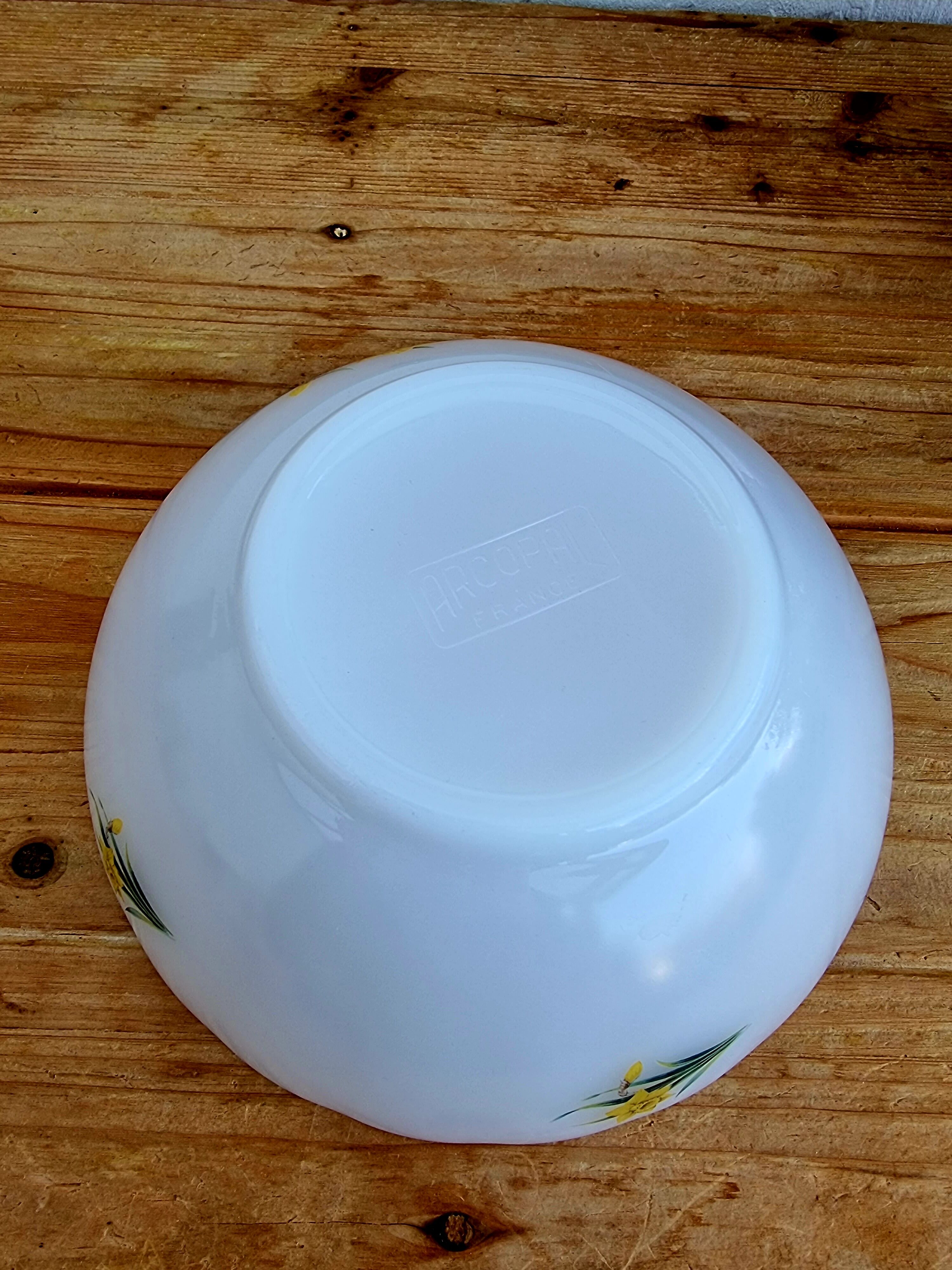 Salad bowl Arcopal vintage daffodils