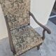 Fauteuil de style Louis XIII en noyer