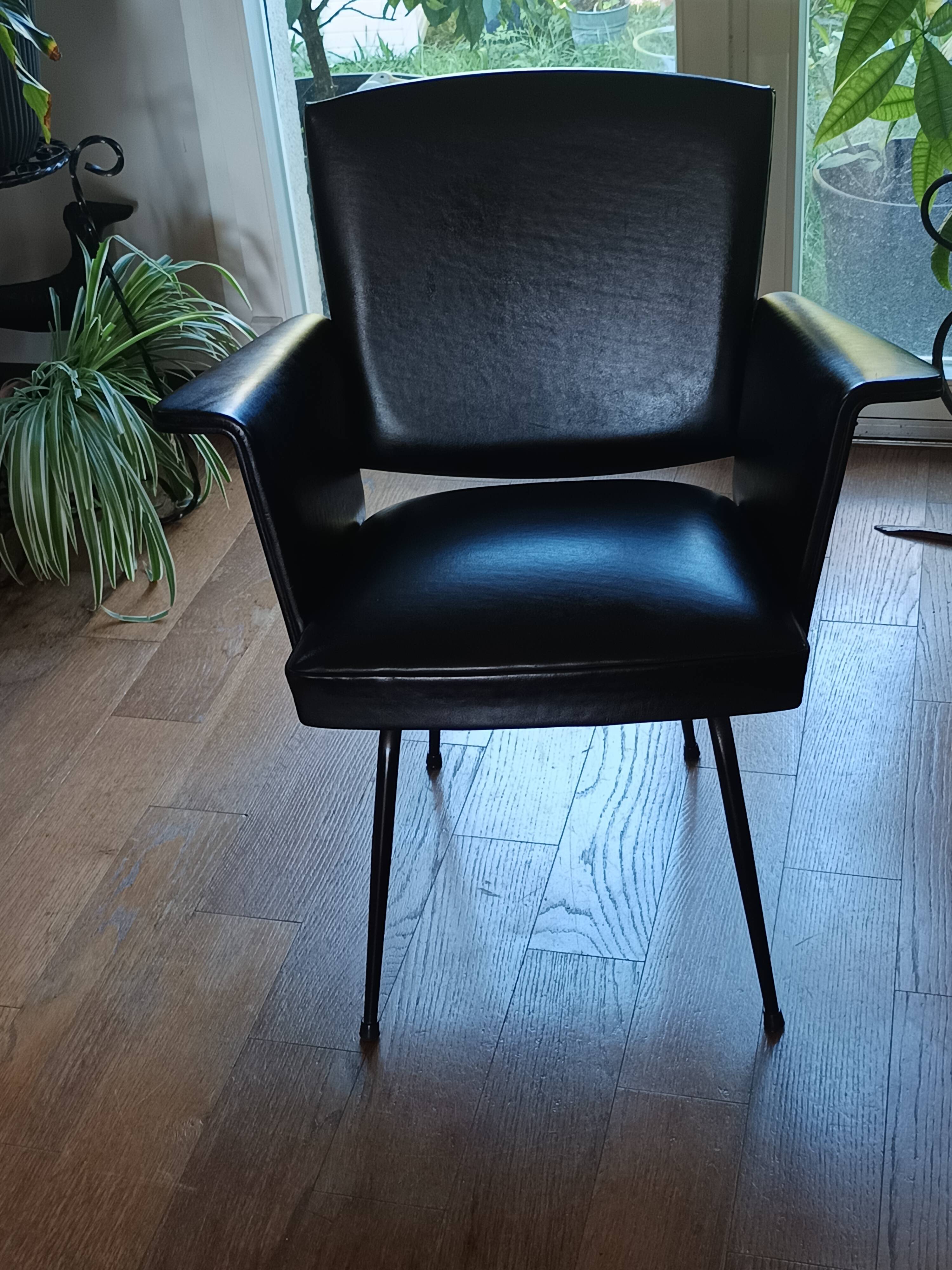 vintage modernist armchair from the 50s/60s